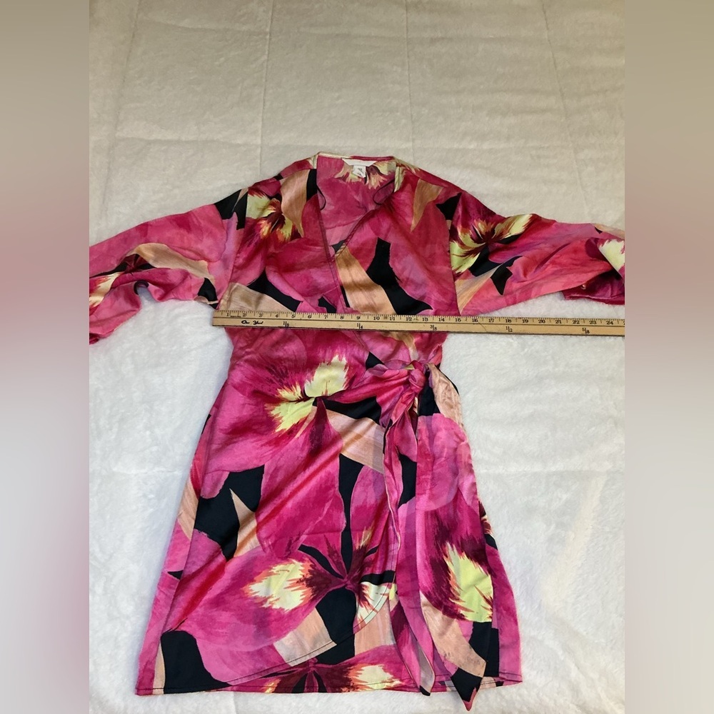 Floral Pink Wrap Robe - Picture 4 of 8